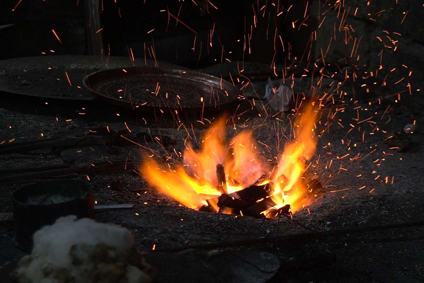 Siirt’in tarihi bakırcılar çarşısında artık büyük bir suskunluk hâkim